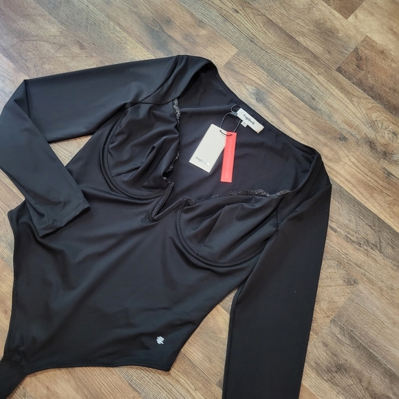 Elegant Black Long Sleeve Bodysuit - Picture 8 of 11